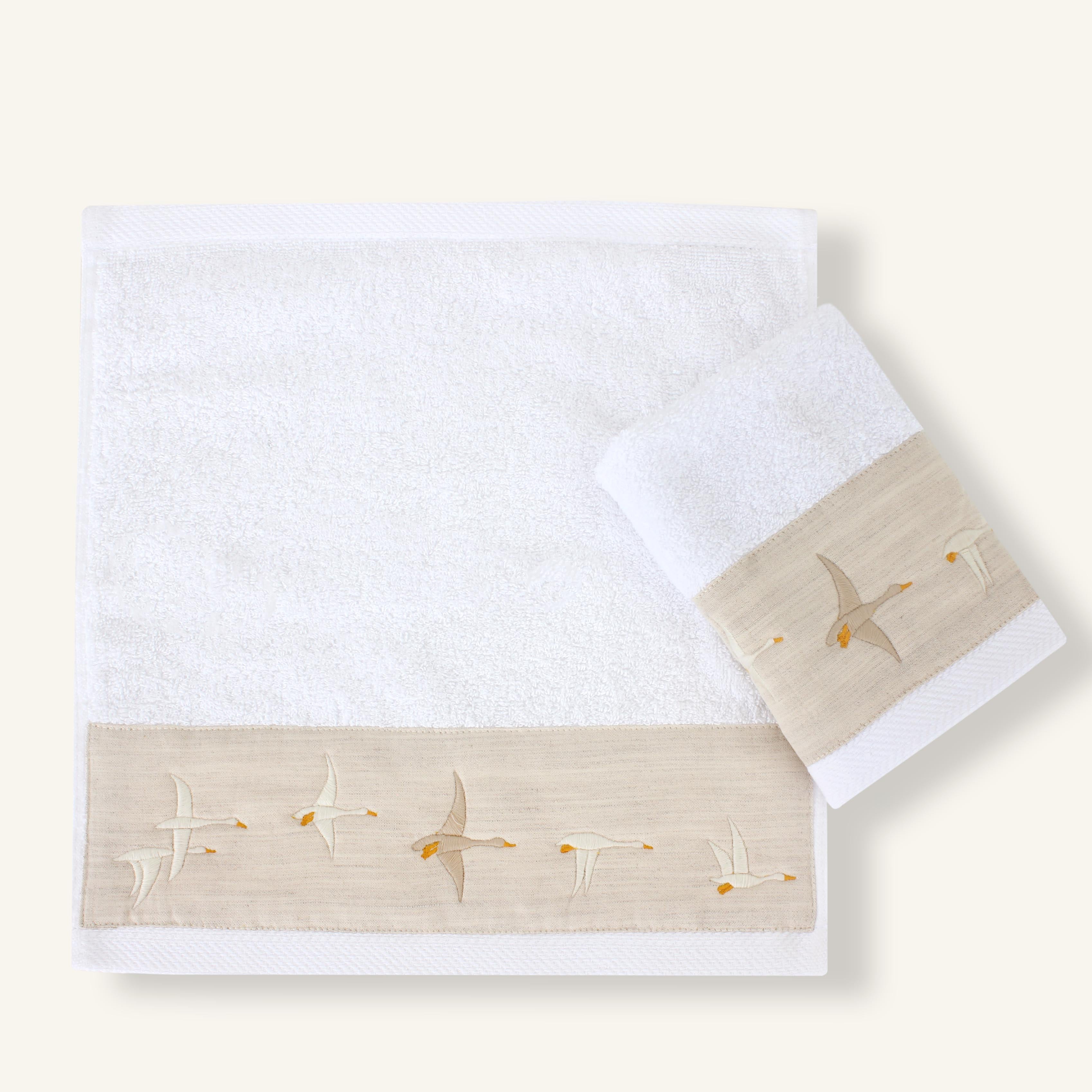 Feather Flock  Guest Towels Set