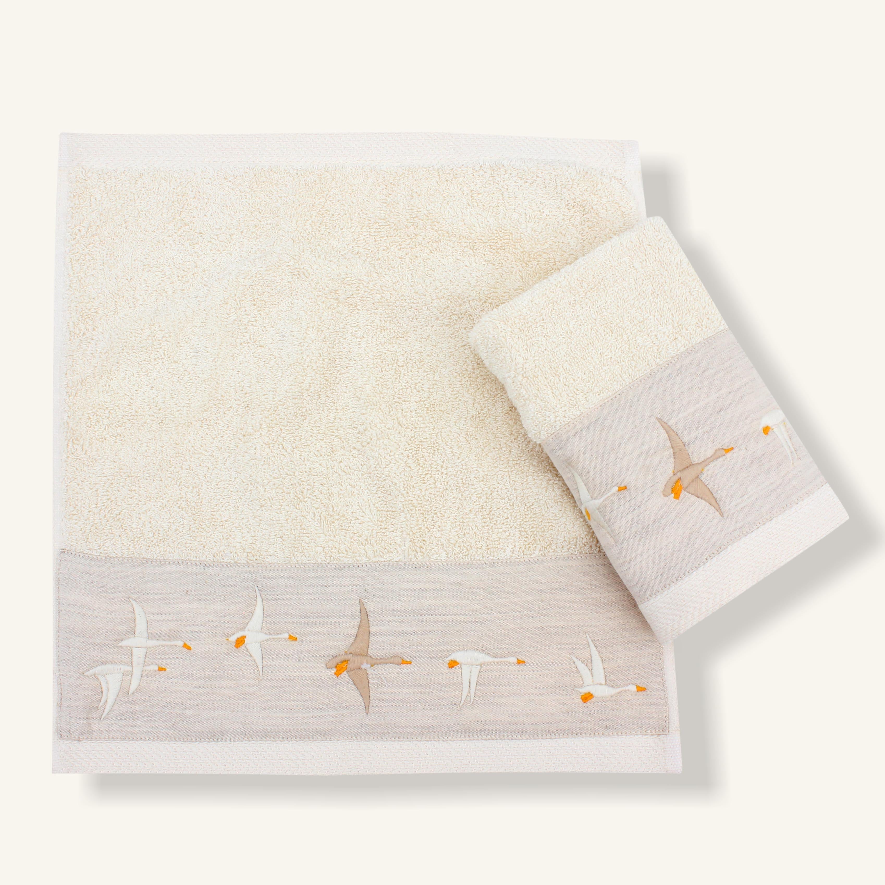 Feather Flock  Guest Towels Set
