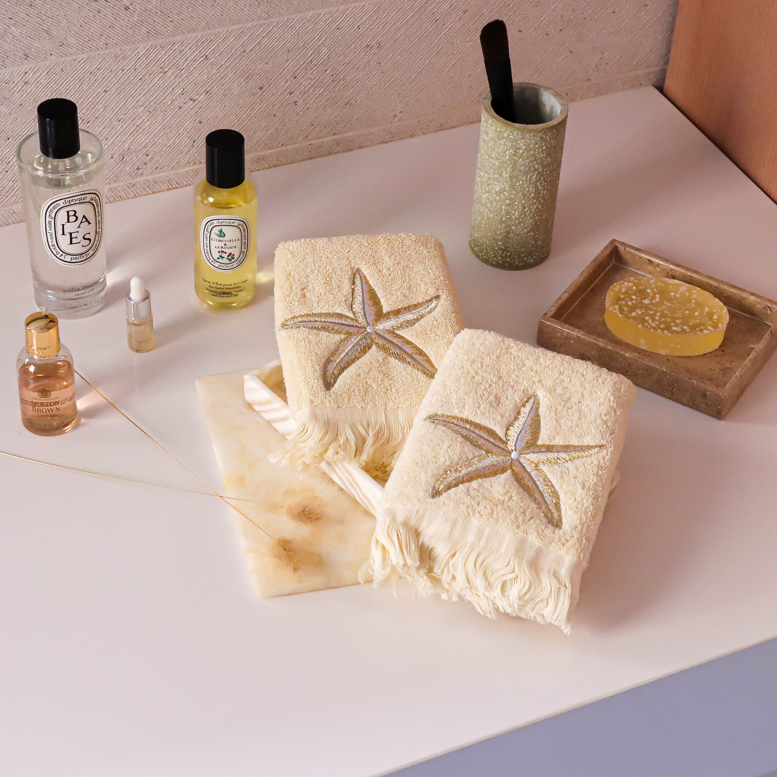 Gold Starfish Guest Towels Set