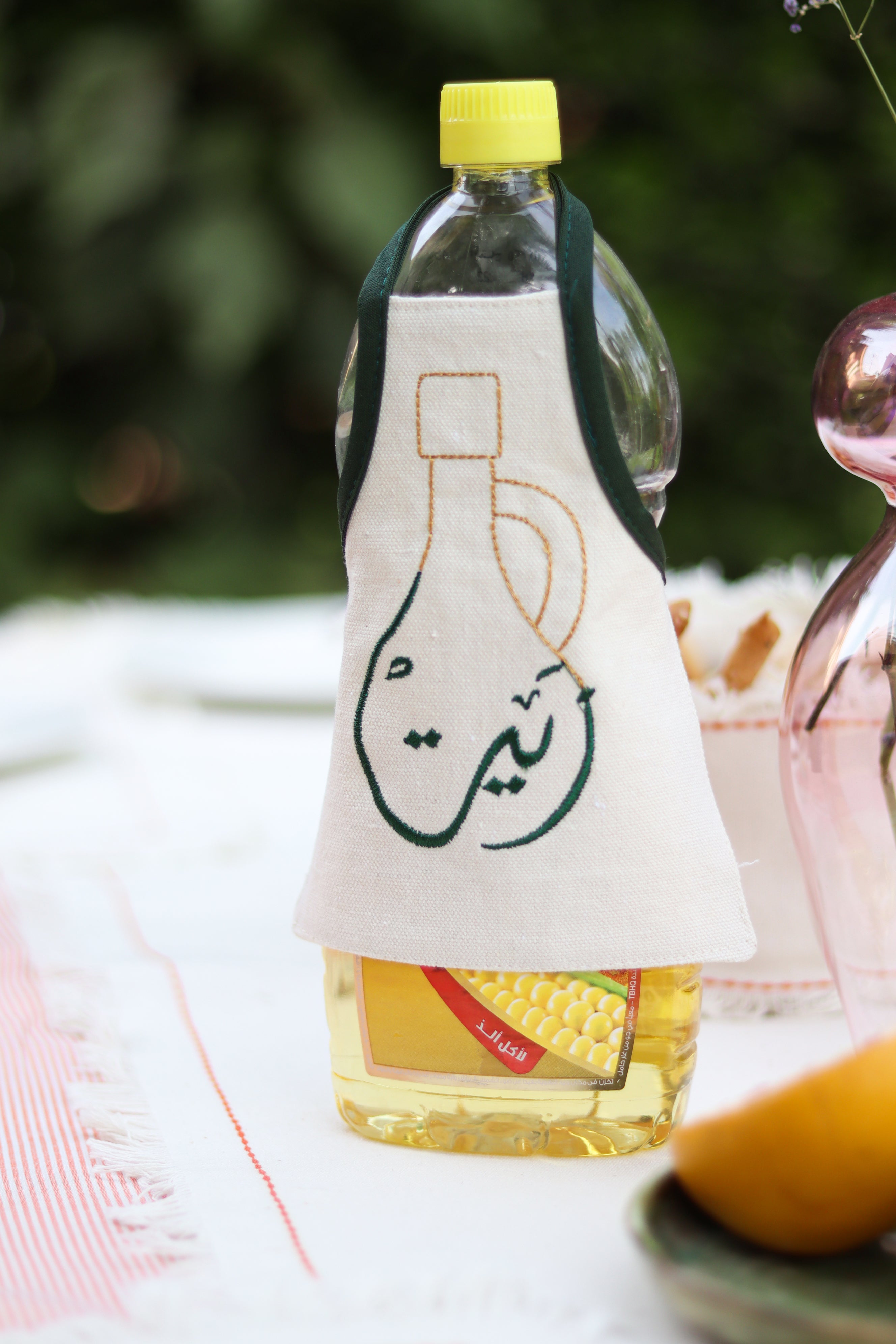 Staples Bottle Apron Set