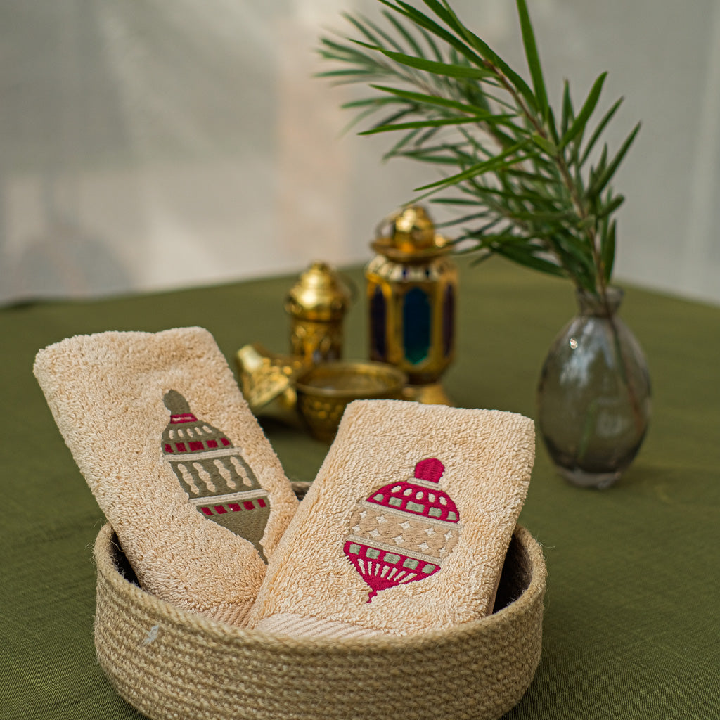 Earthy Lanterns Guest Towels Set