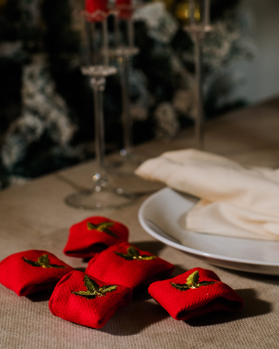 Winterberry Velvet Napkin Holder Ring Set
