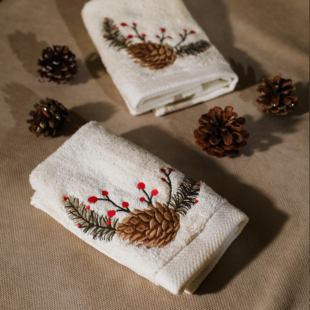 Pine Cone Blossom Guest Towels Set