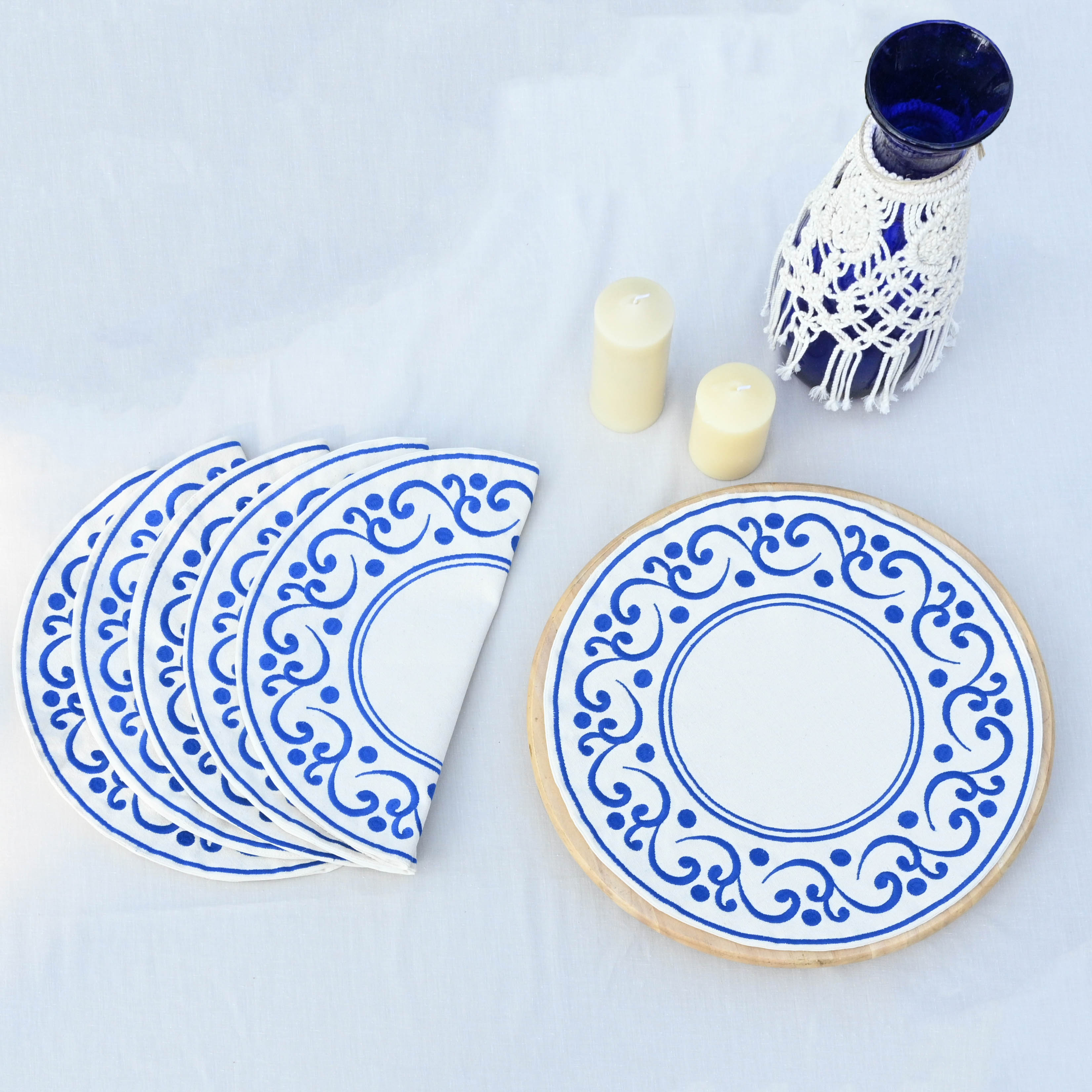 Royal Waves Placemats Set