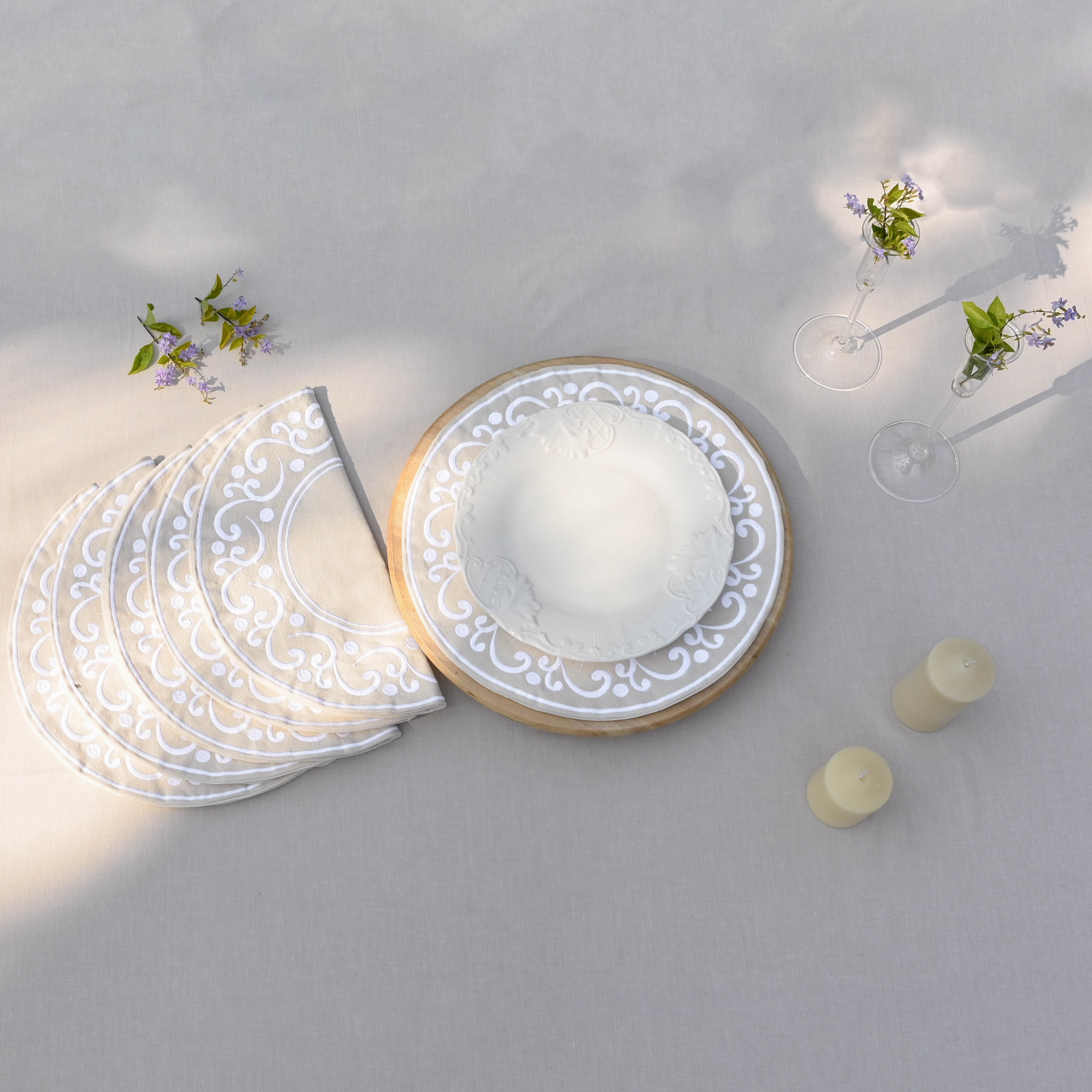 Royal Waves Placemats Set