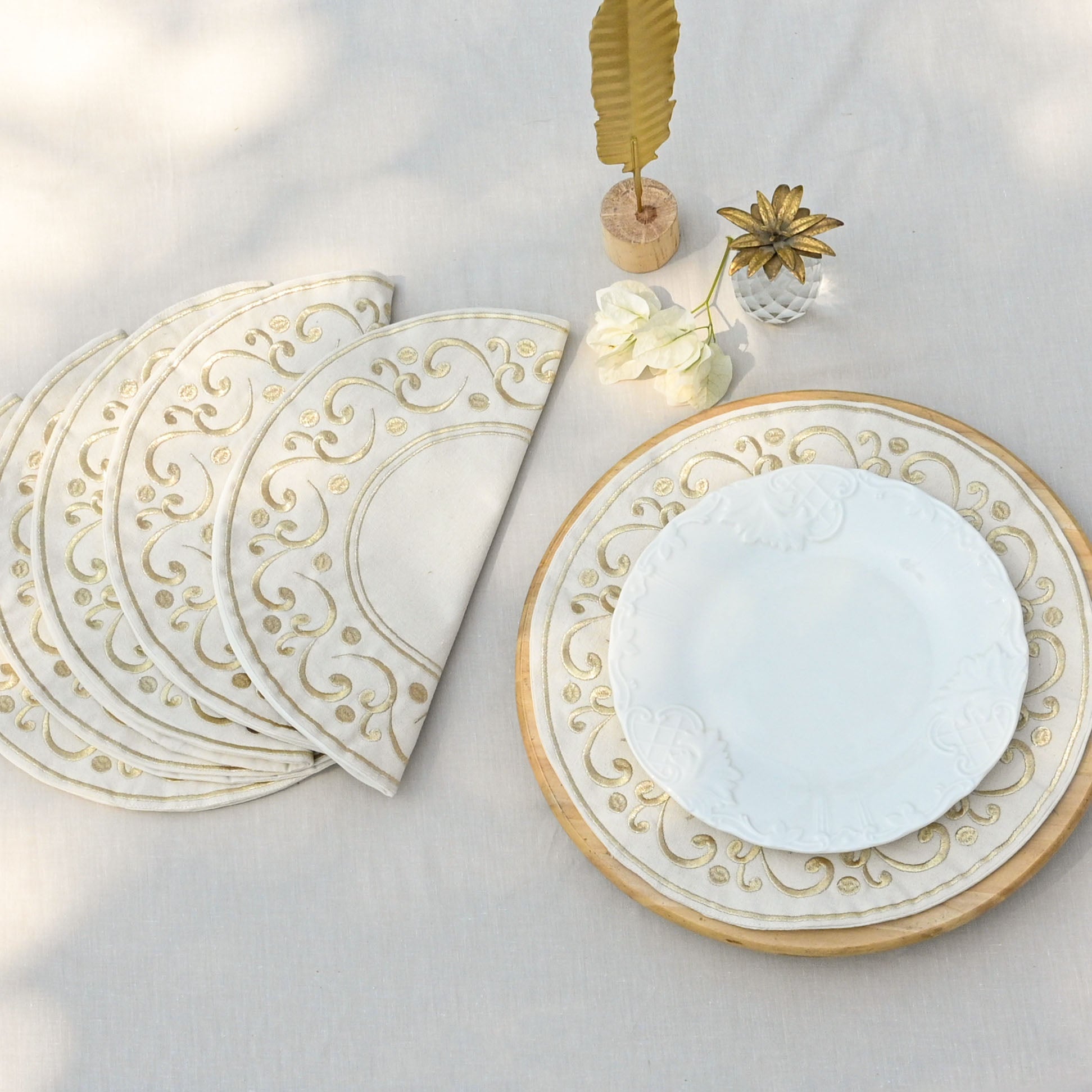 Royal Waves Placemats Set