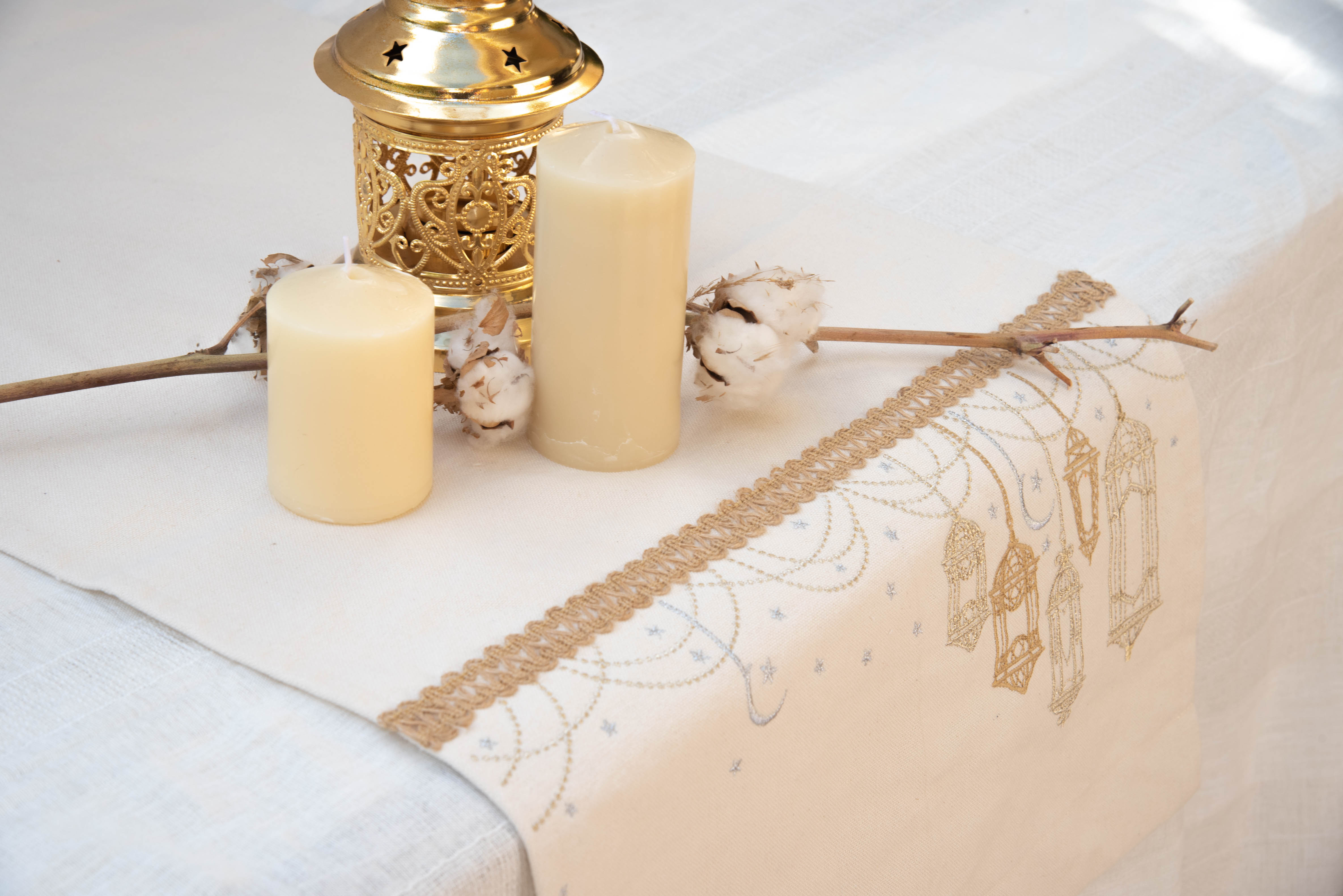 Hanging Lanterns Table Runner