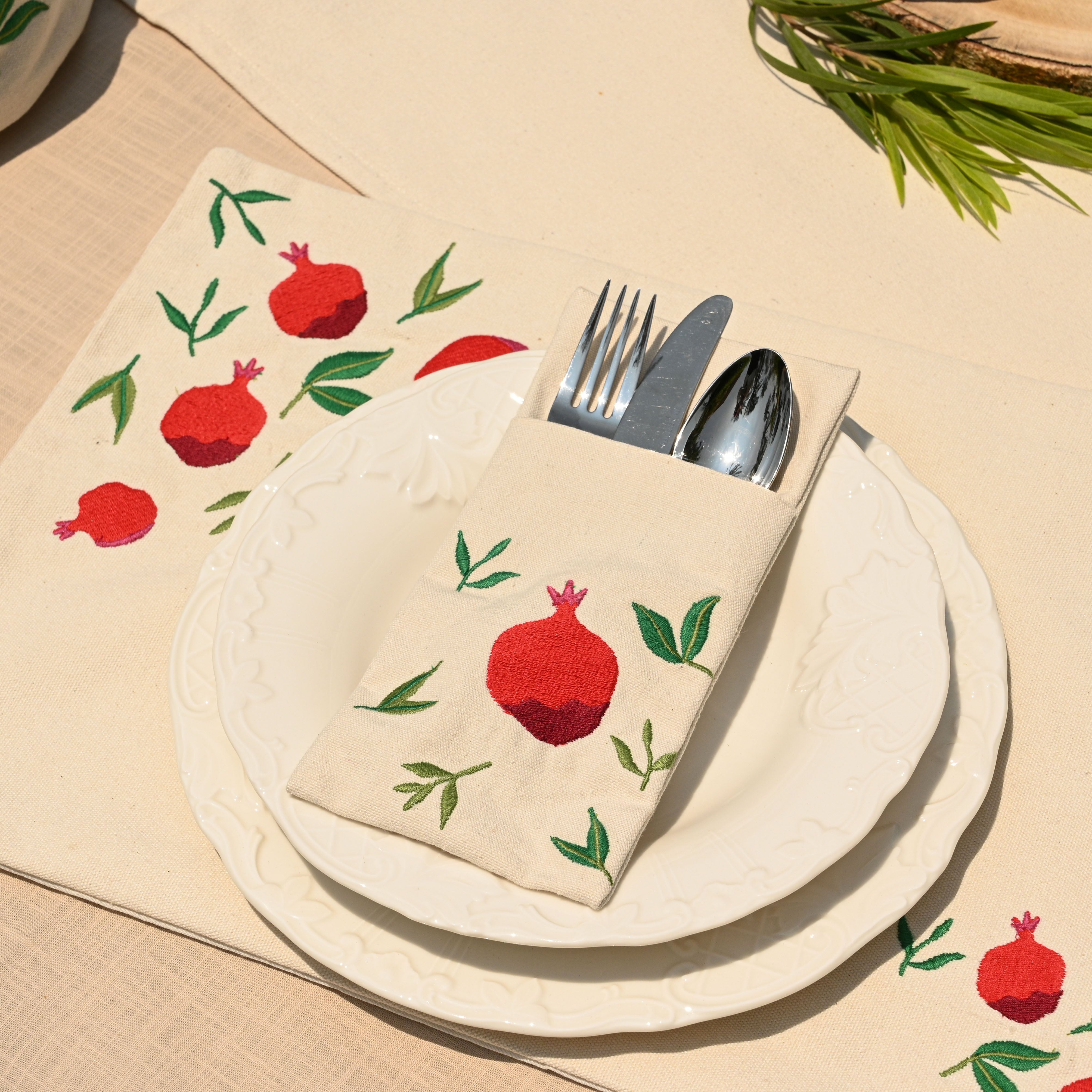 Pomegranate Cutlery Holder Set