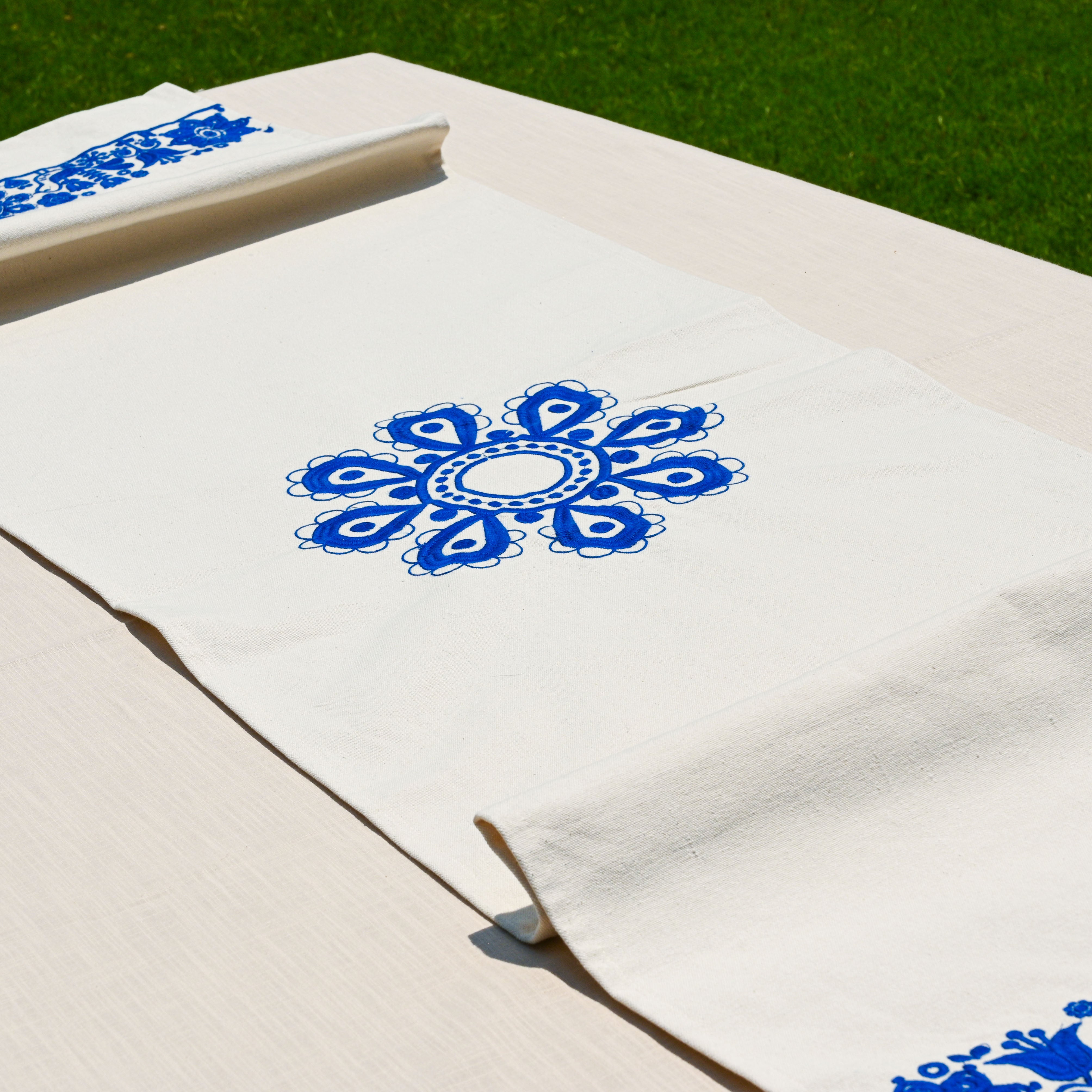 Scandi Garden Table Runner