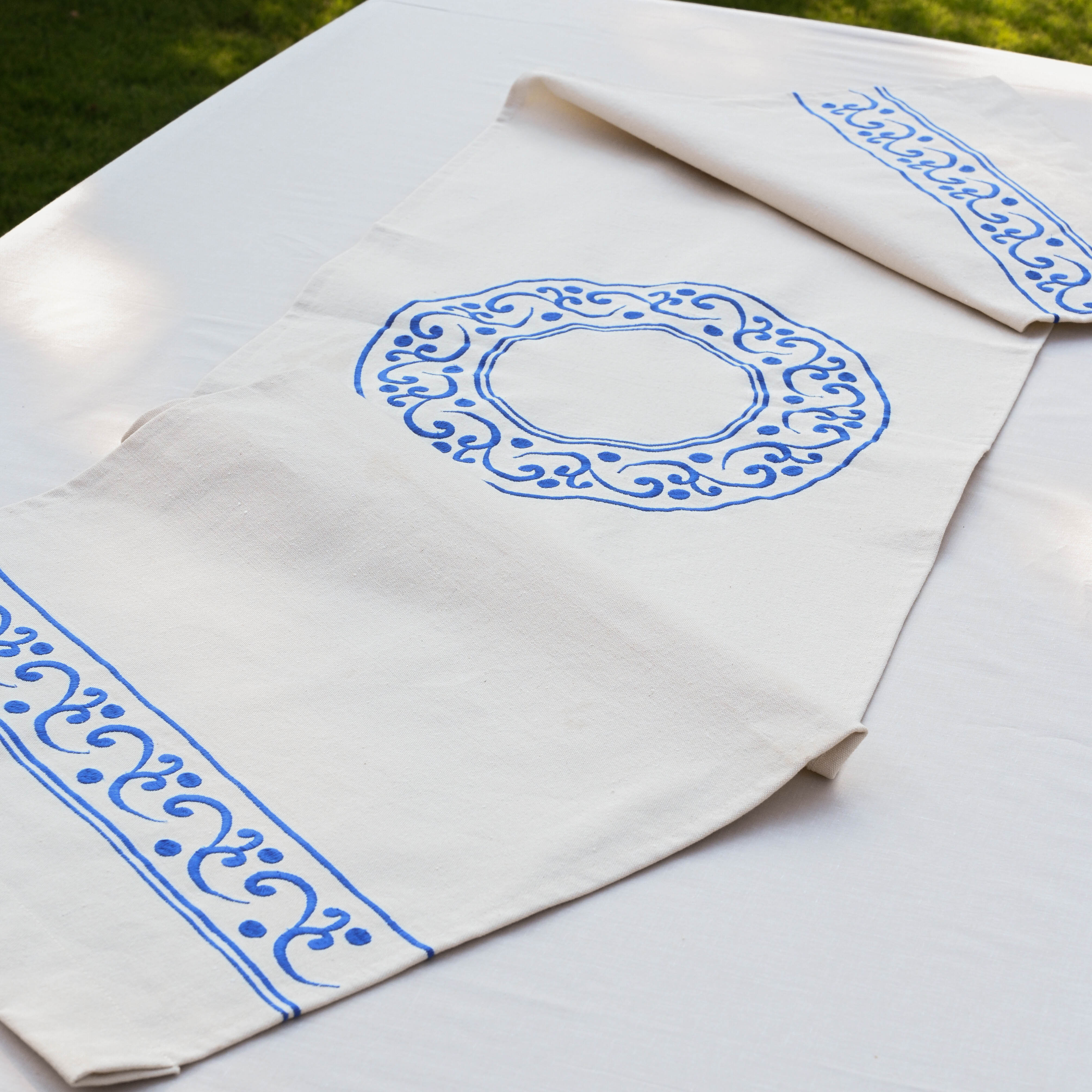 Royal Waves Table Runner