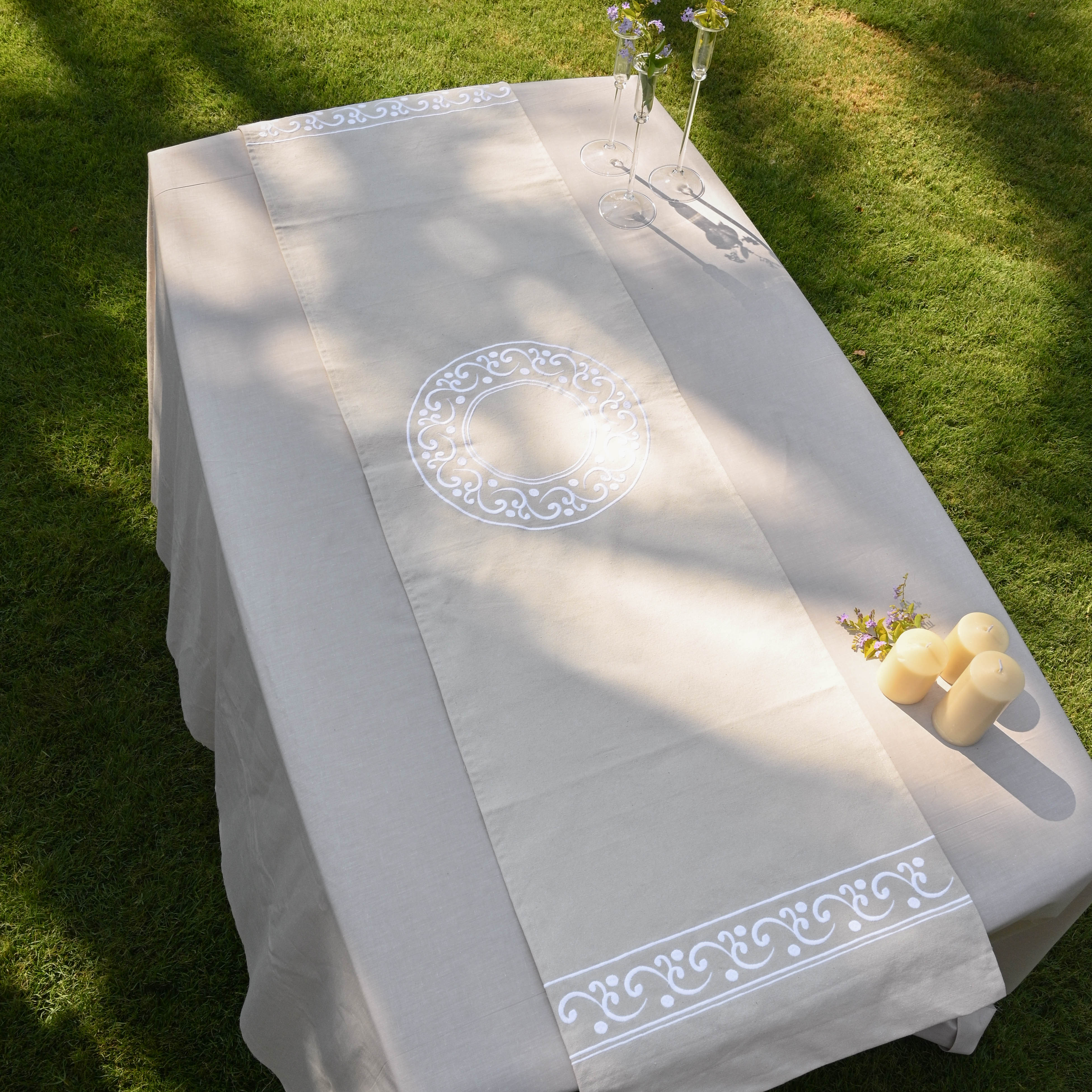 Royal Waves Table Runner