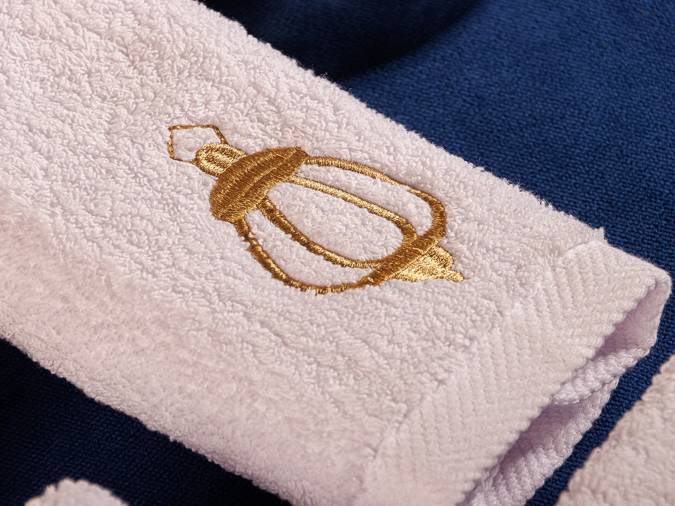 4 Lanterns Guest Towel Set