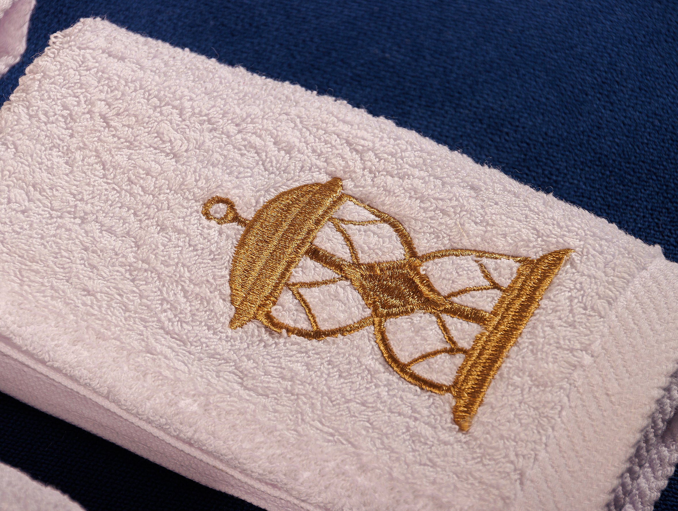 4 Lanterns Guest Towel Set