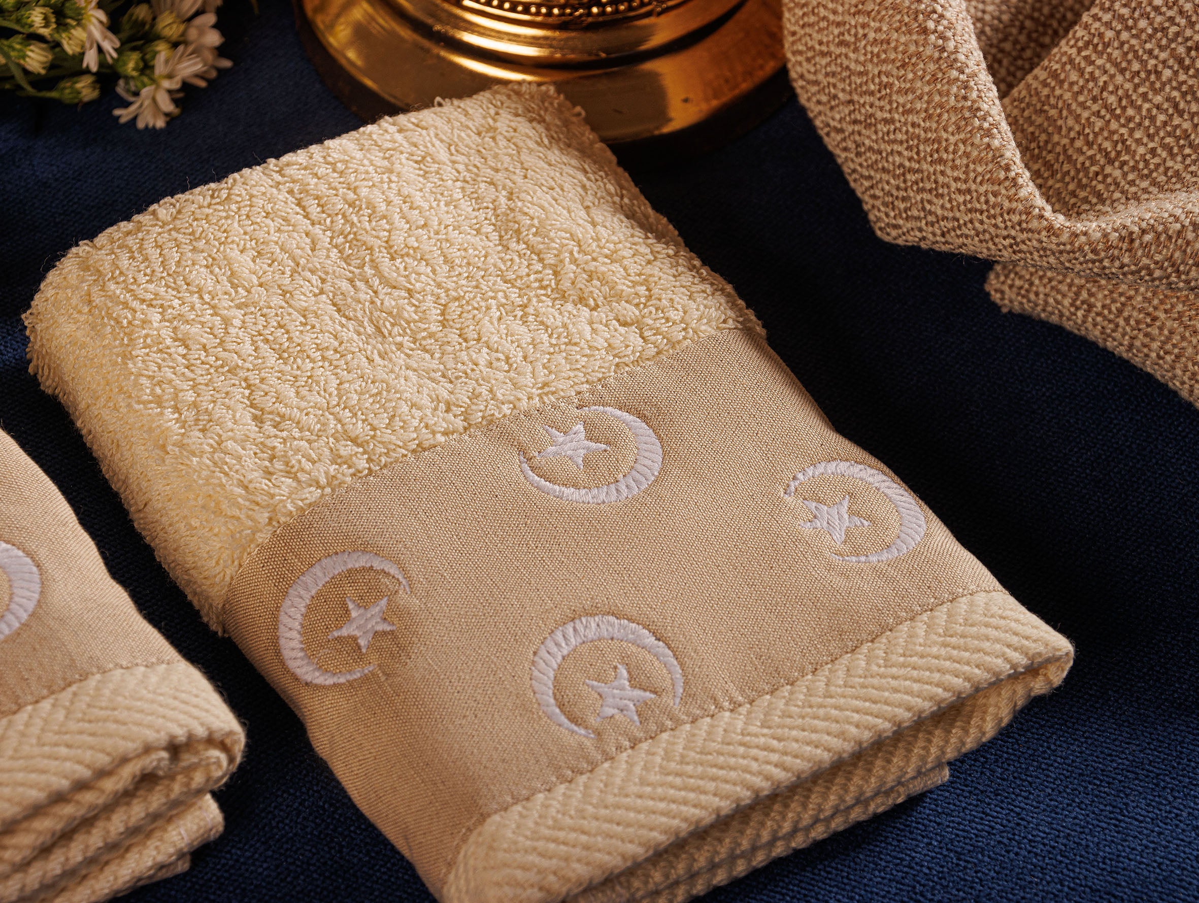 Holy Crescent Linen Guest Towel Set