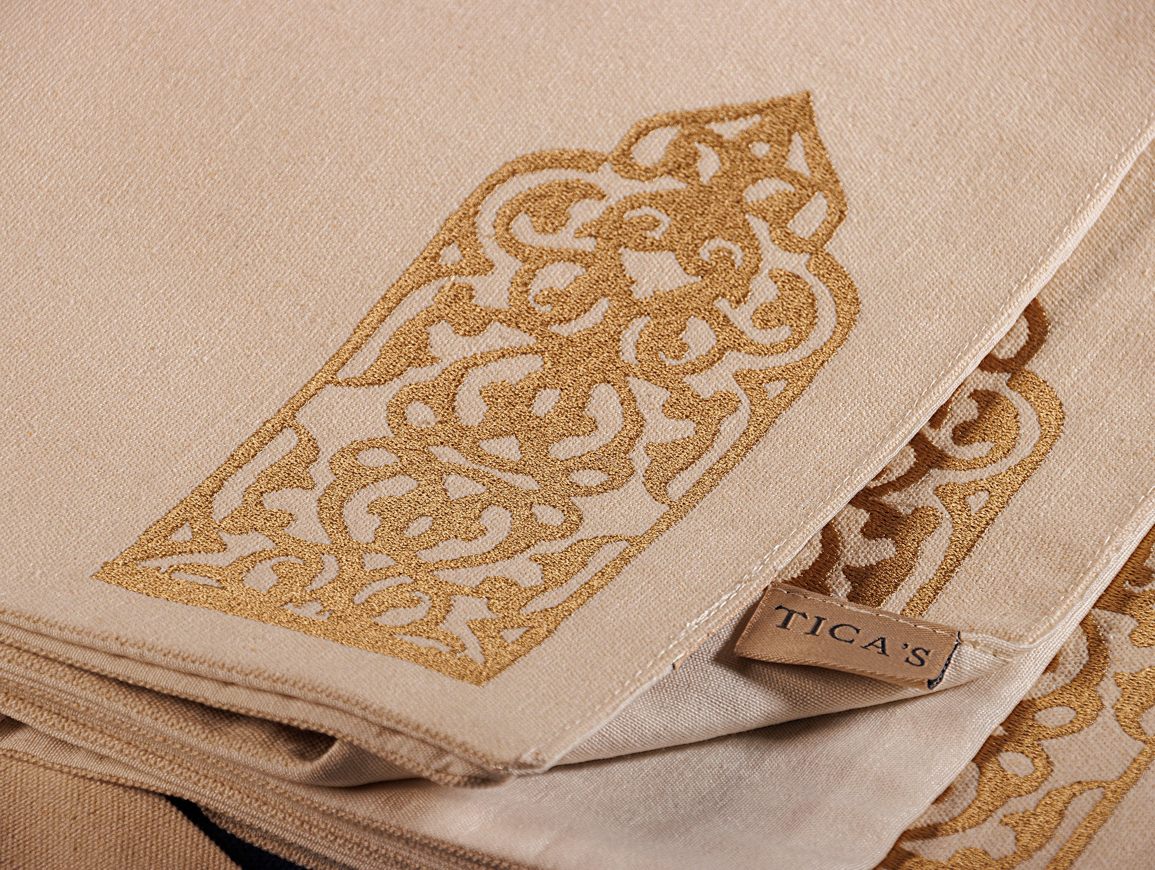 Royal Placemat Set