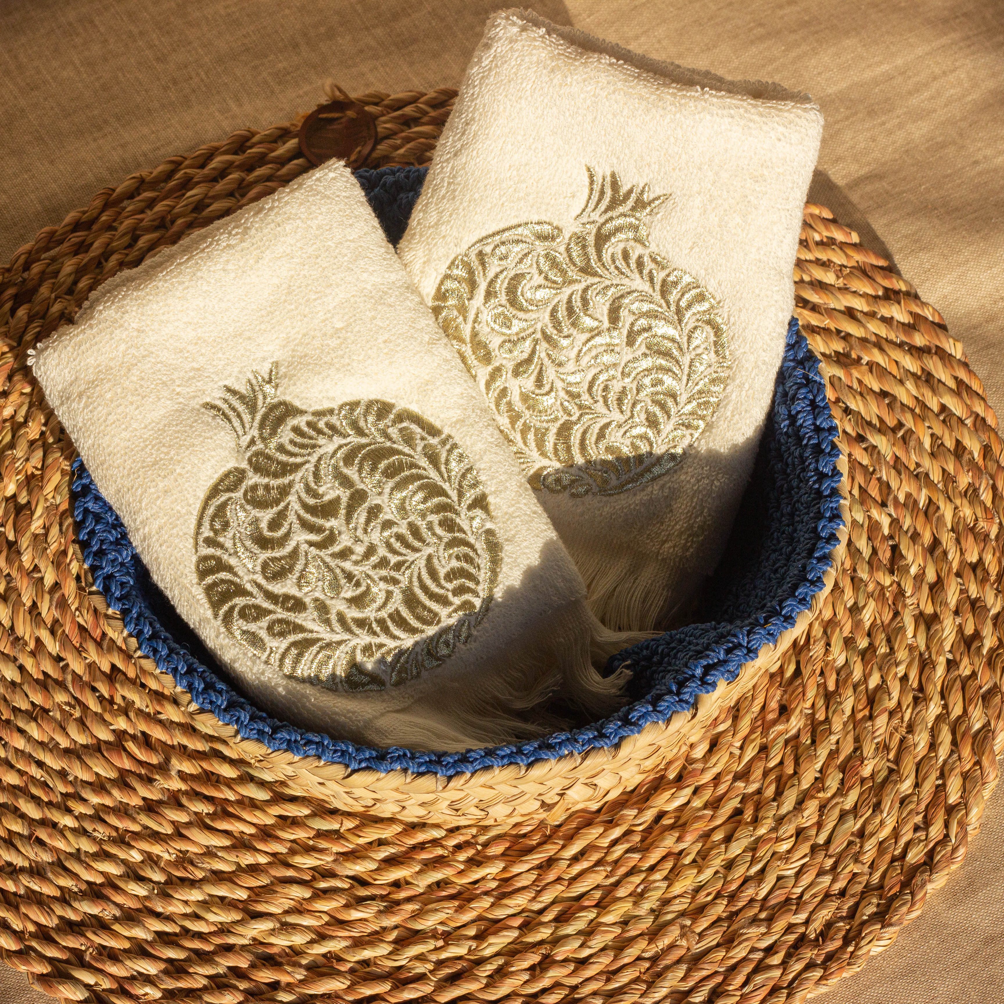 Gold Classic Pomegranate Guest Towel Set