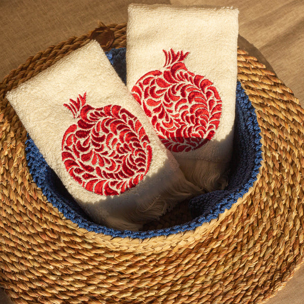 Red Classic Pomegranate Guest Towel Set