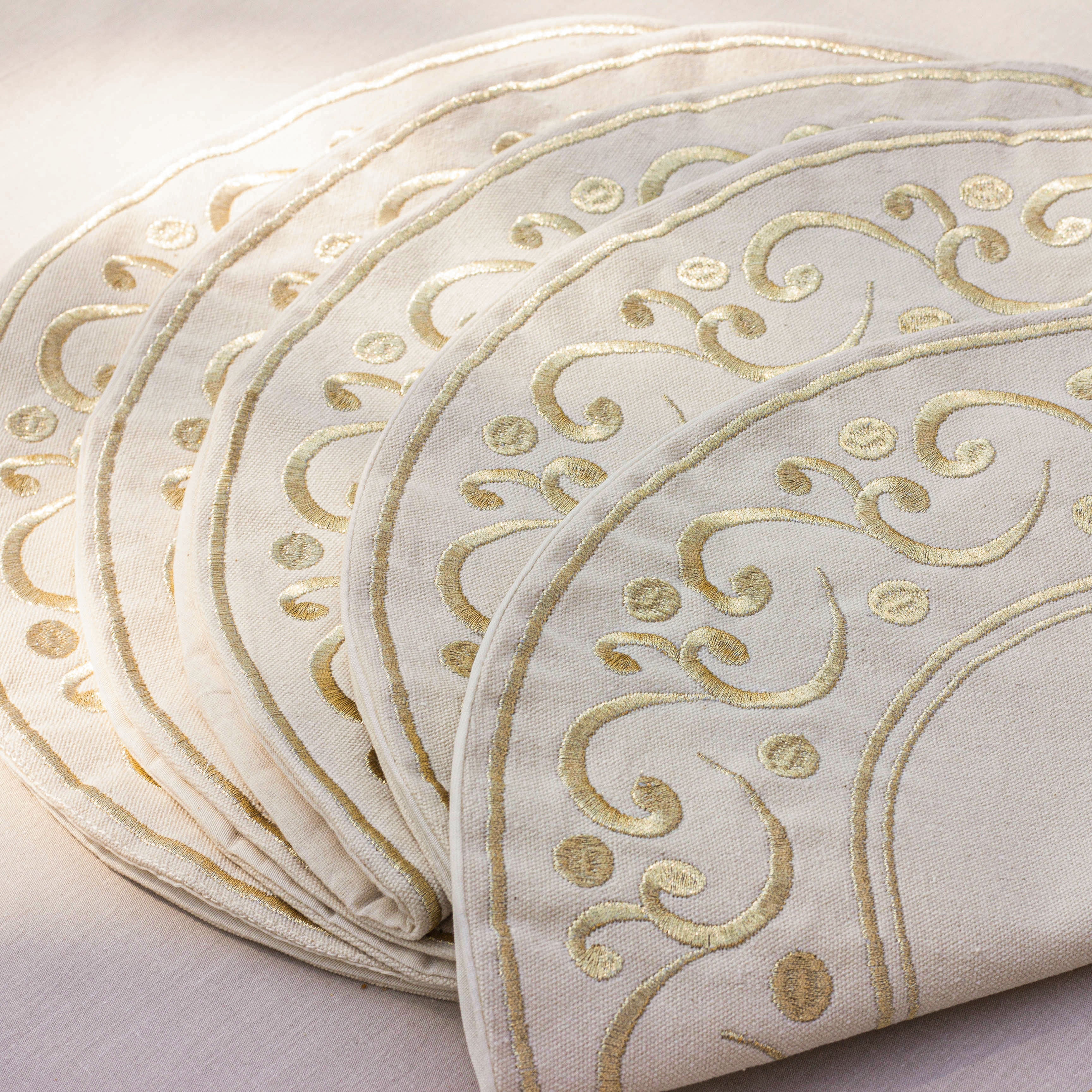 Royal Waves Placemats Set