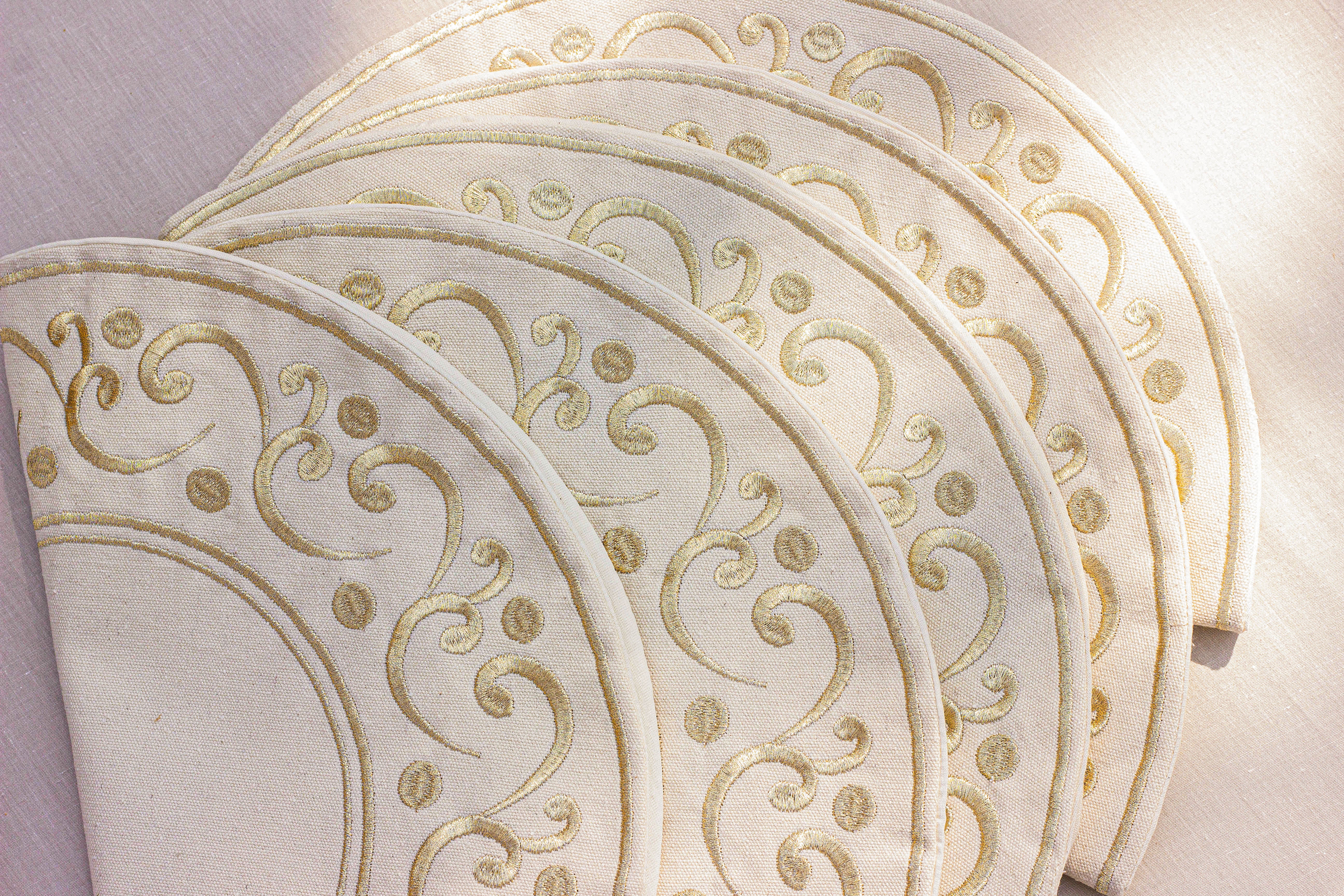 Royal Waves Placemats Set