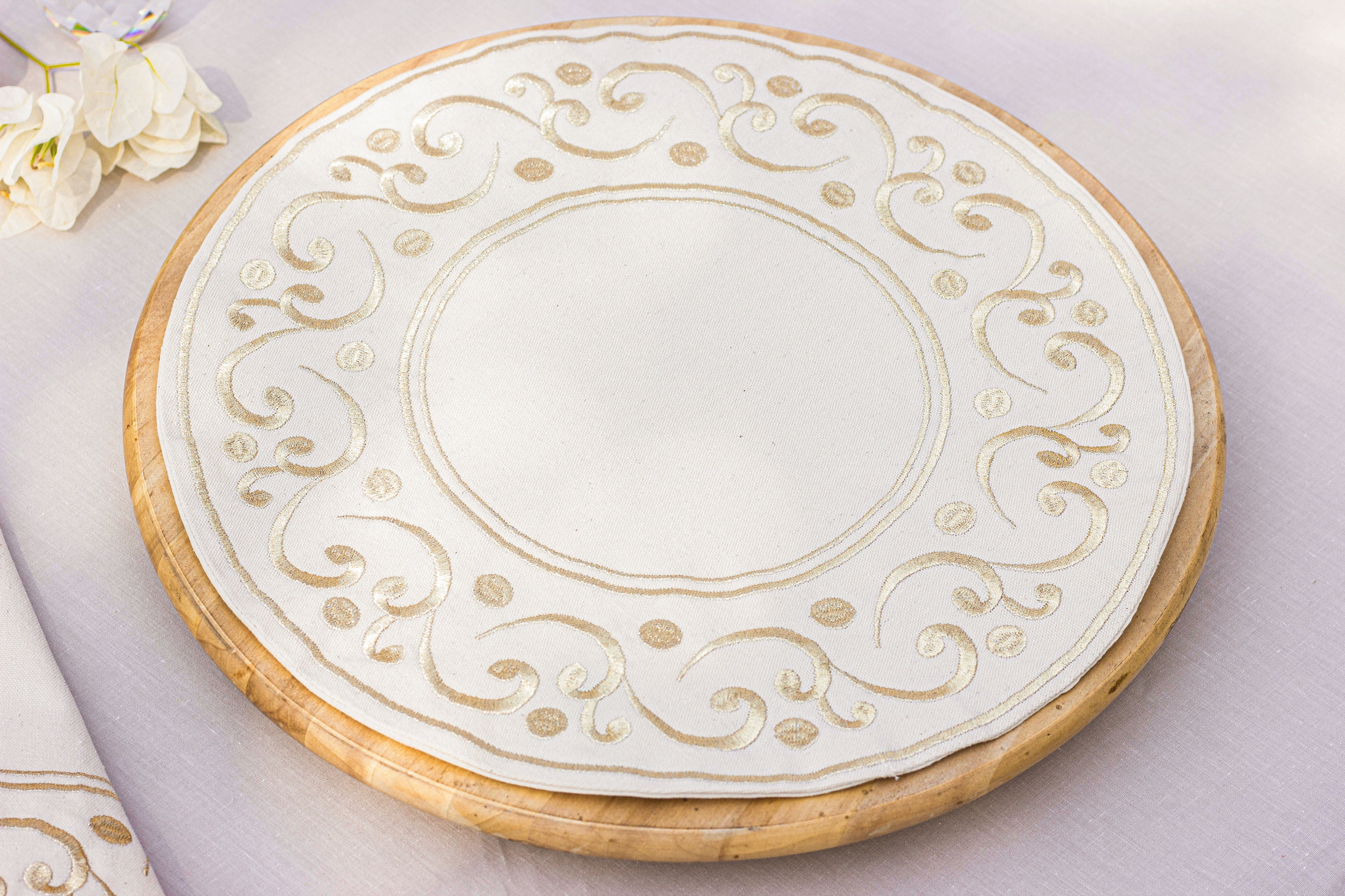 Royal Waves Placemats Set